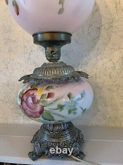 Grande lampe à huile Gone with the Wind avec fleurs roses antiques des années 1800, électrifiée