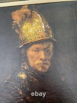 Peinture à l'huile ancienne encadrée dorée de grand format d'un homme avec un casque doré d'après Rembrandt