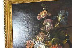 Peinture à l'huile de nature morte de fleurs sauvages du XIXe siècle dans un vase néoclassique antique