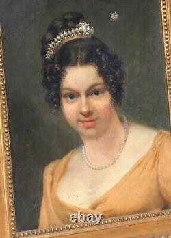 Peinture ancienne à l'huile sur toile Portrait de femme Cadre en bois Dame peignant sa robe 19e